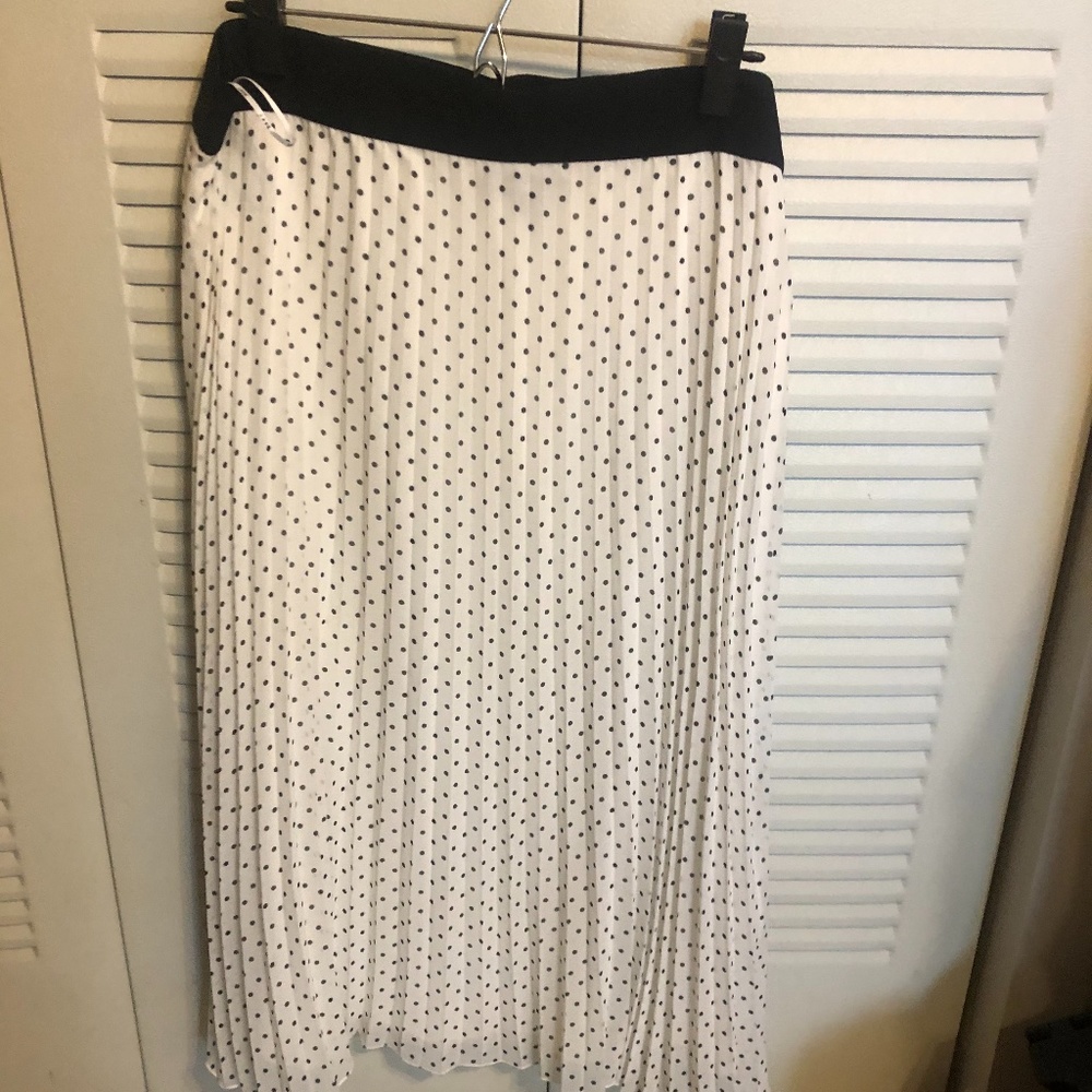 DKNY Pull on Pleated Skirt